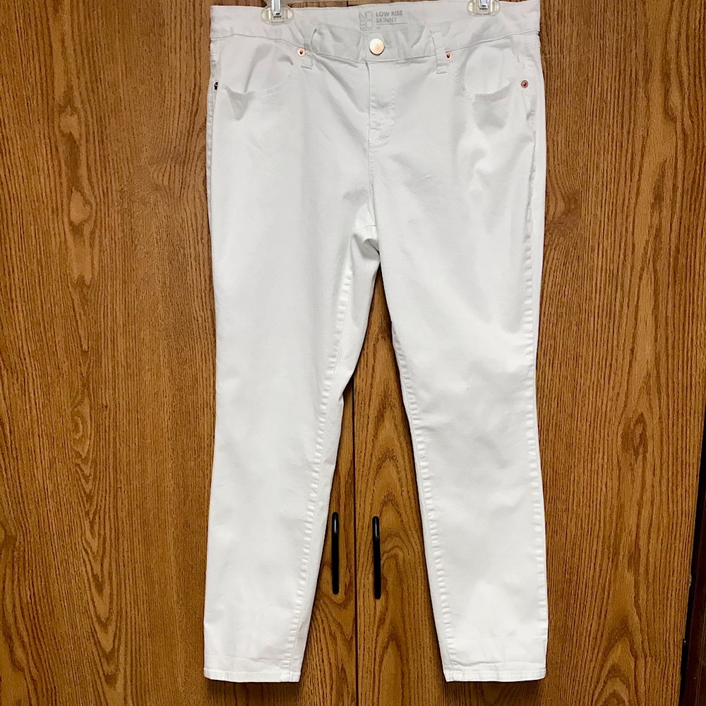 No-Boundaries ladies white Jeans